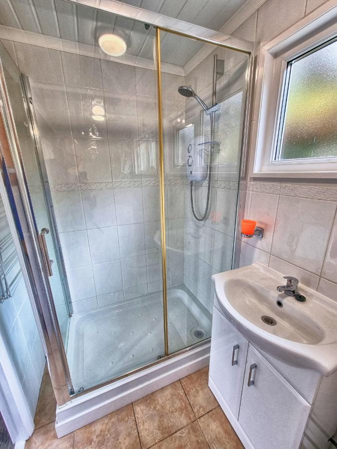 Caswell Beach Chalet 70 Located In Gower Peninsula Swansea Ngoại thất bức ảnh